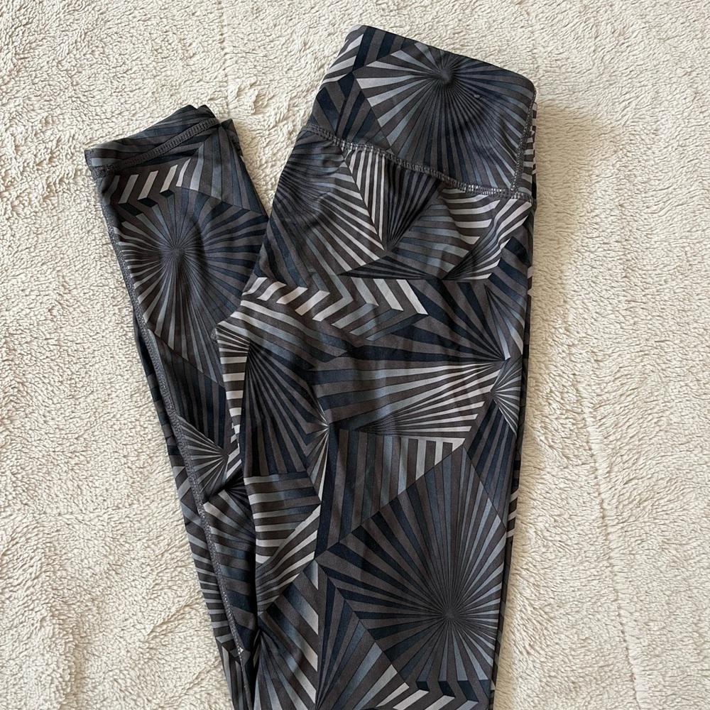 Reebok geometric yoga pants